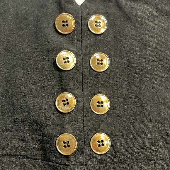 High waisted black shorts. - Picture 3 of 4